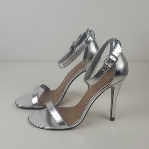 D's ChaCha silver high heels size 8